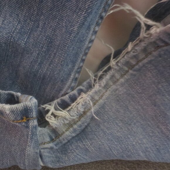 Levi's Men's Signature Boot Cut Denim Jeans - Size 40 x 32. - Picture 5 of 12